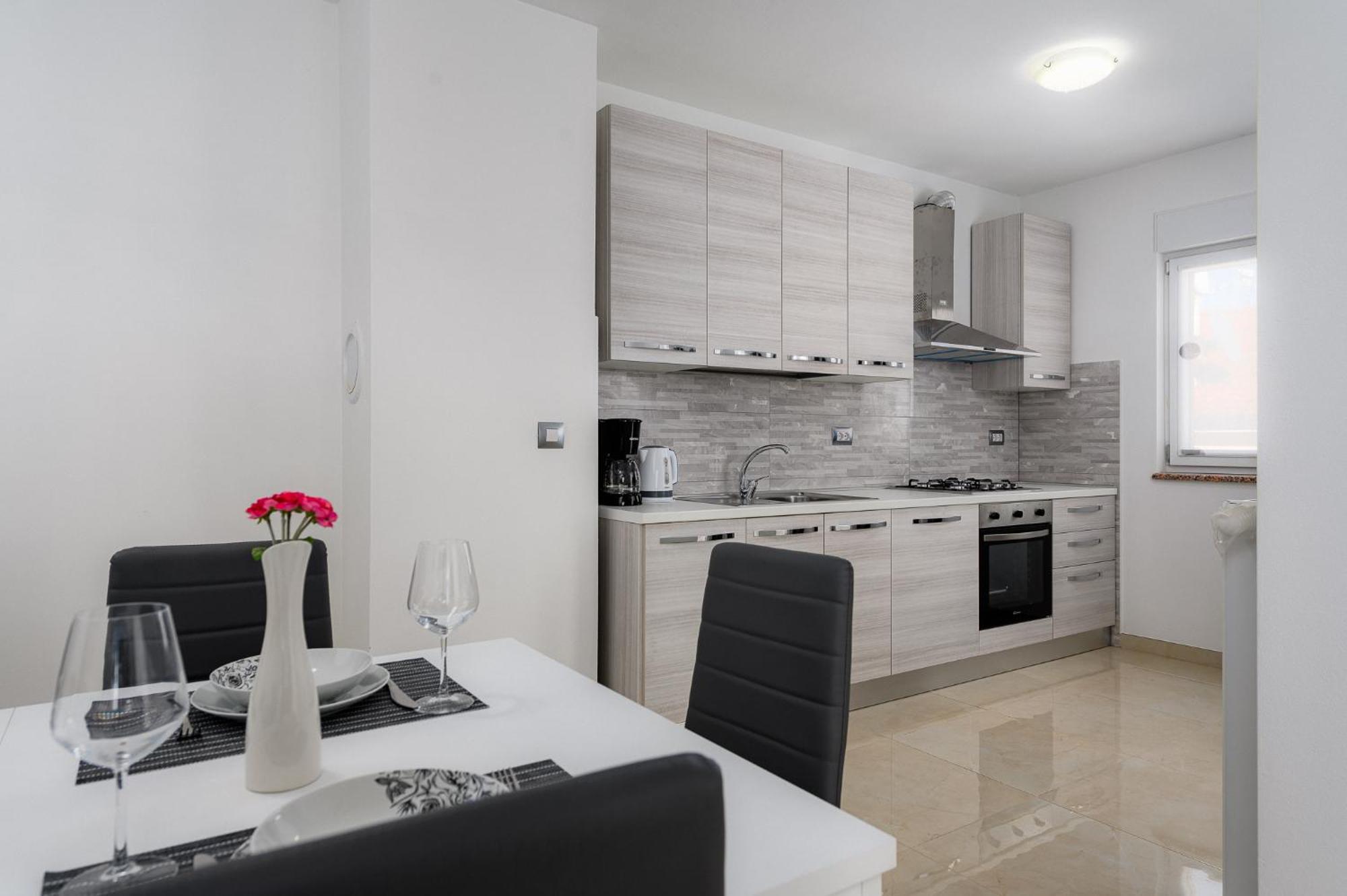 Stancija Amorozo 5 - Apartment N. 7 Poreč Zewnętrze zdjęcie
