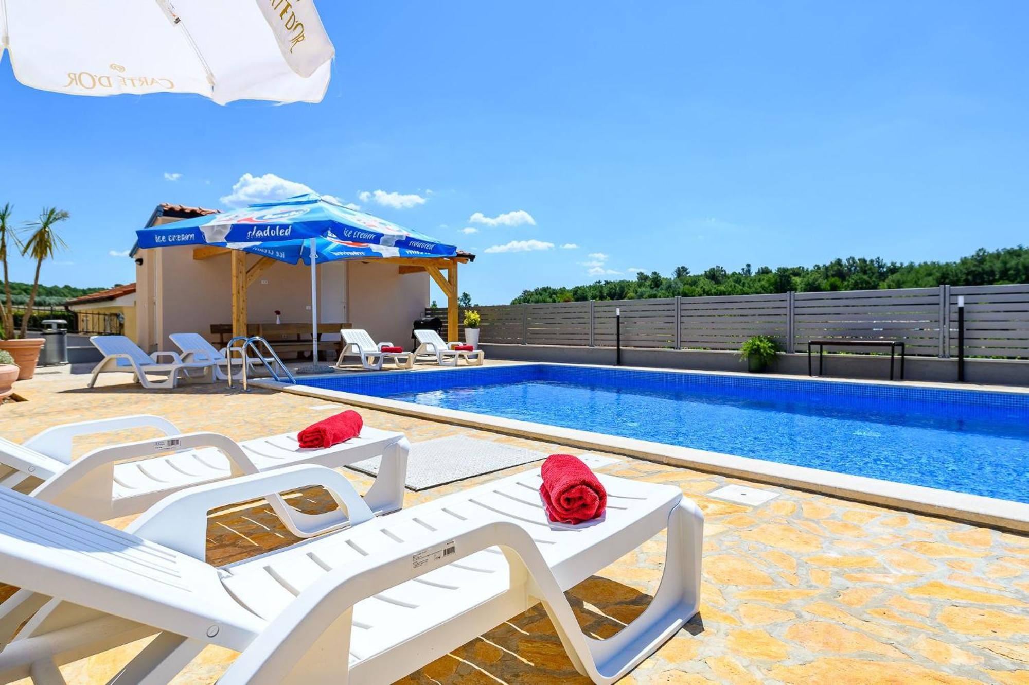 Stancija Amorozo 5 - Apartment N. 7 Poreč Zewnętrze zdjęcie