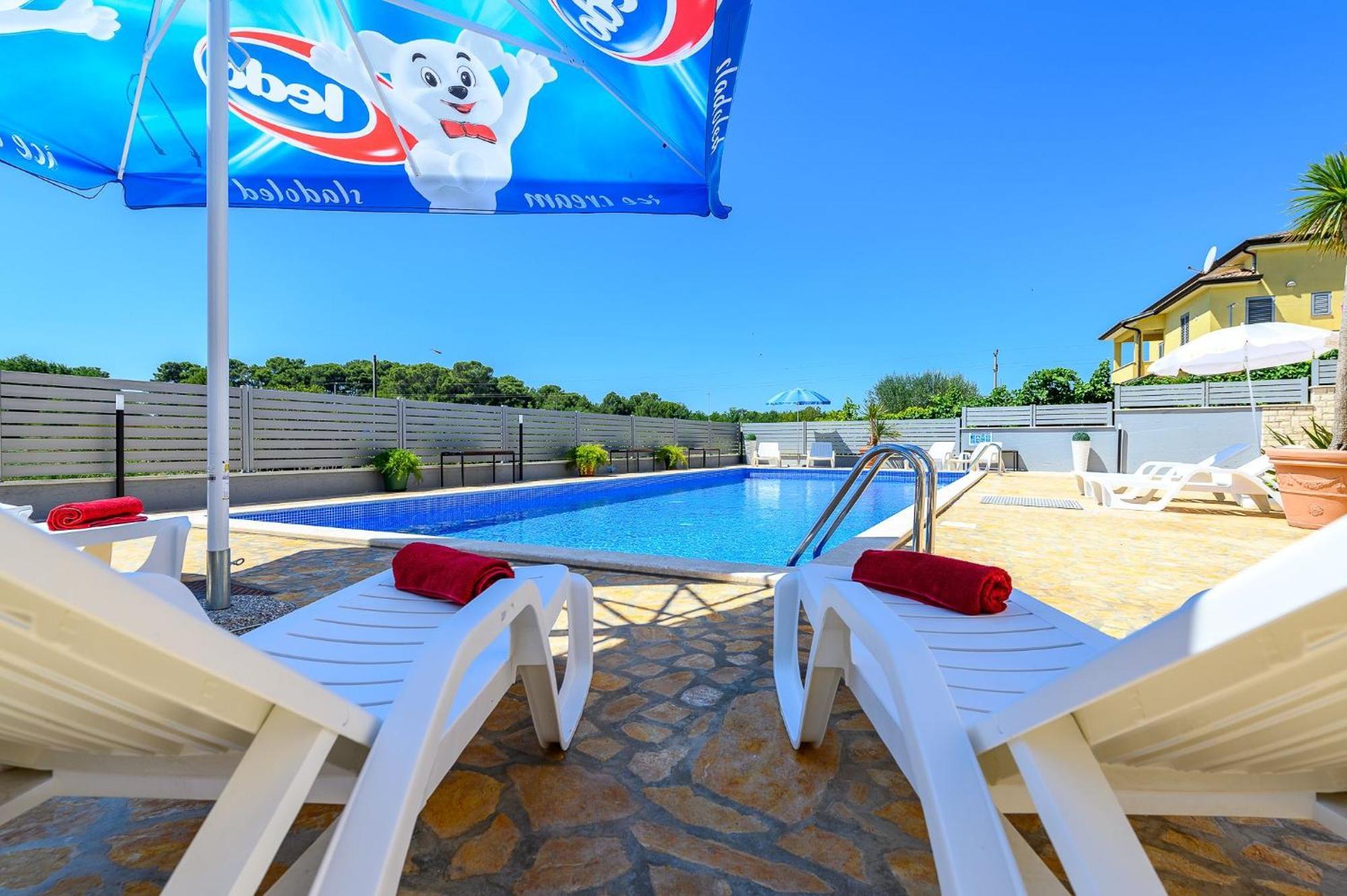 Stancija Amorozo 5 - Apartment N. 7 Poreč Zewnętrze zdjęcie